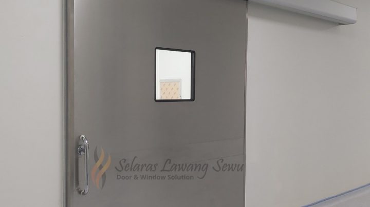 pintu ruang operasi